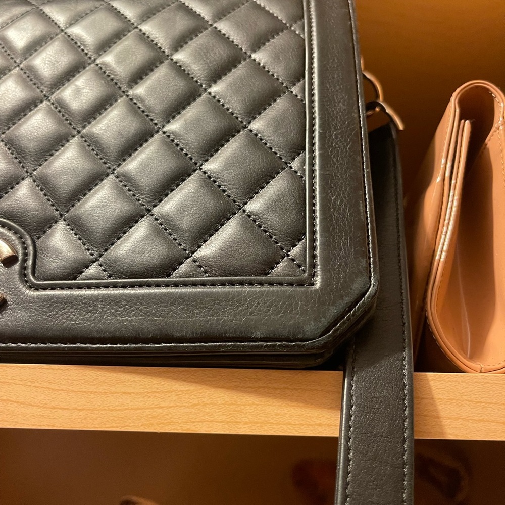 Chanel black leather gold cross body quilted flap bag 🖤 - Picture 2 of 13